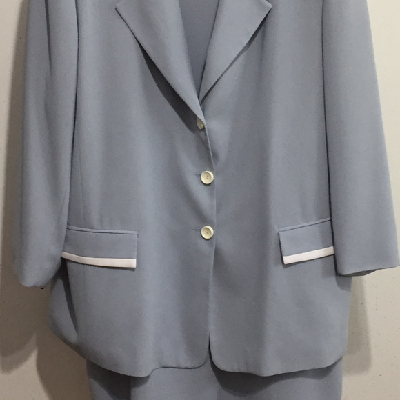 Low stress suit - Picture 2 of 7